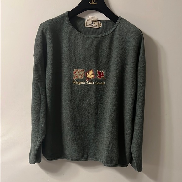Green Niagara Falls Canada Sweatshirt - Picture 1 of 4